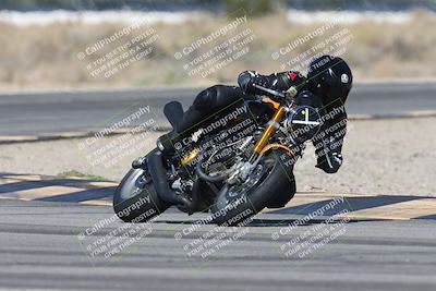 media/Oct-13-2025-Moto Forza (Mon) [[a66d839500]]/3-B Group/Session 3 (Turn 16)/